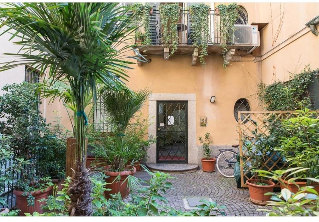 Brera Vicolo Fiori * Milano